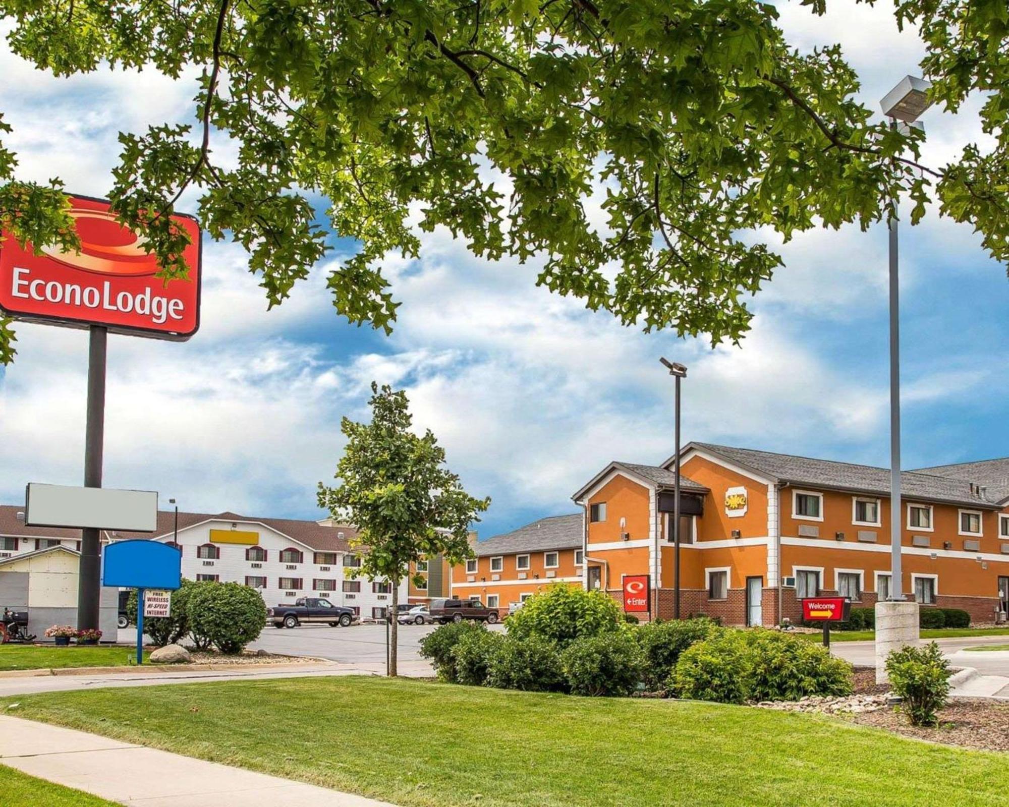 Econo Lodge Cedar Rapids Exterior photo